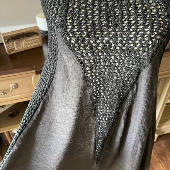 Swimsuit cover up - Picture 4 of 5